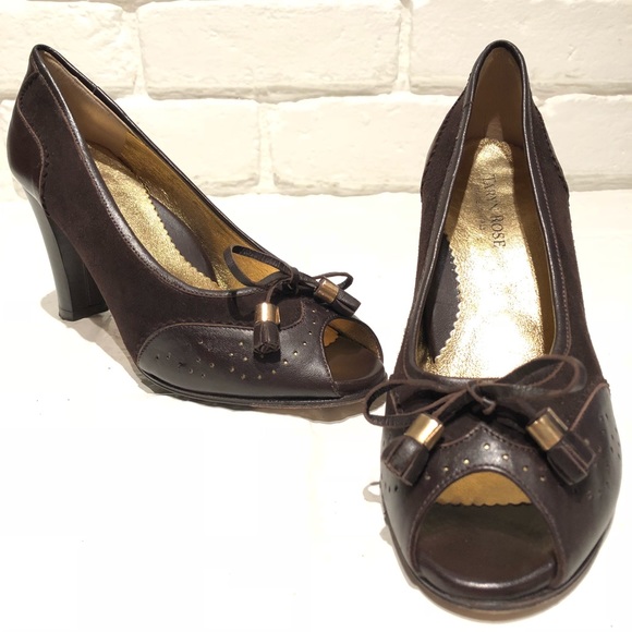 Taryn Rose Shoes - Taryn Rose peep toe brown Leather Italian pumps 7
